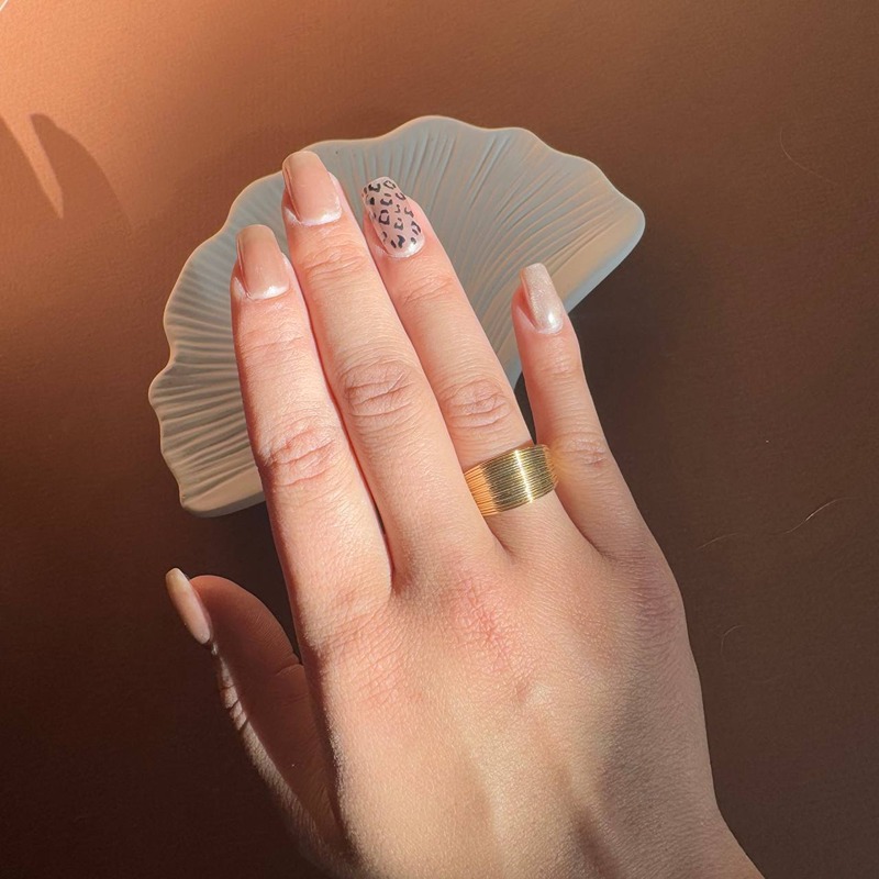 انگشتر رج دار طلایی