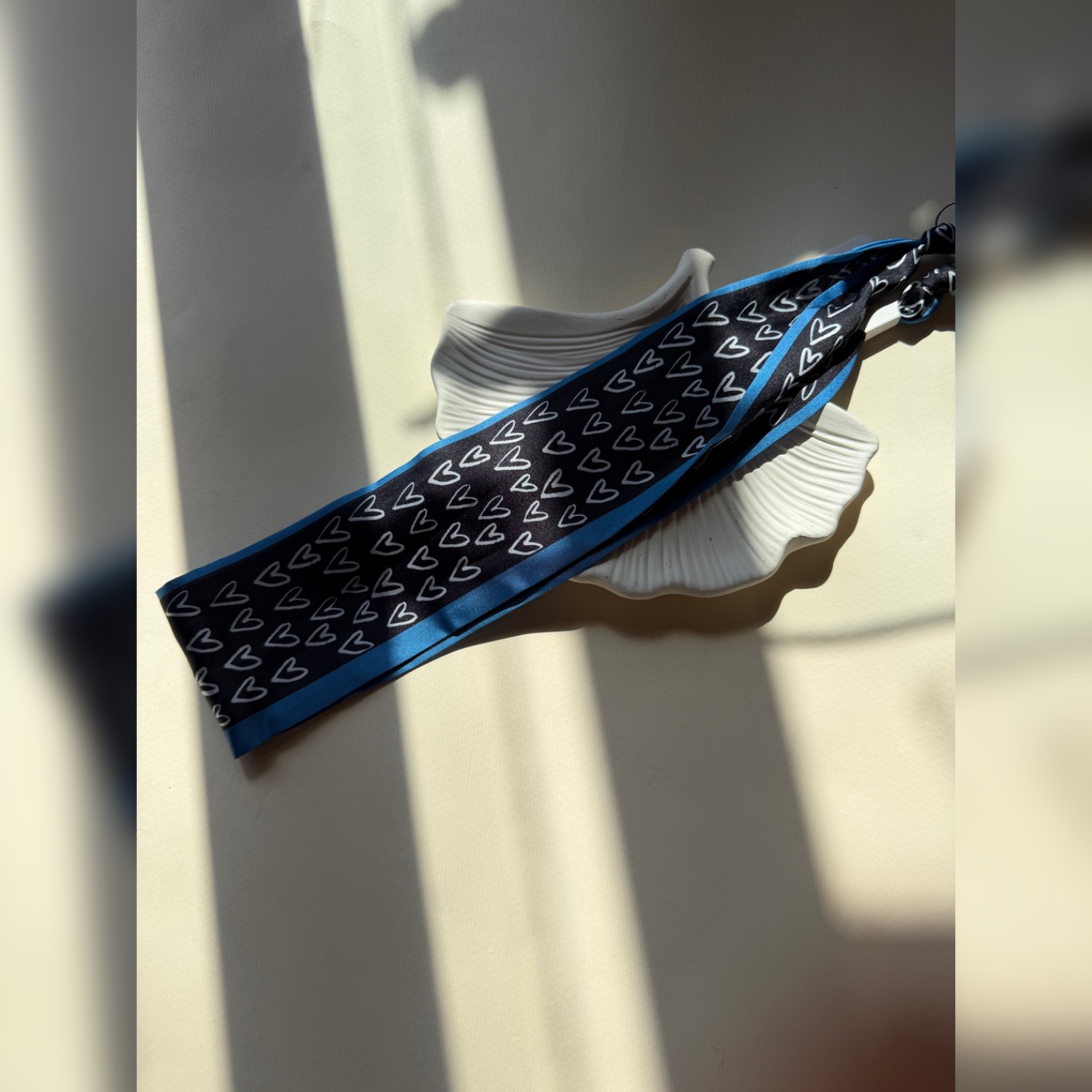 بند عینک ساتن سرمه ای  با قلب